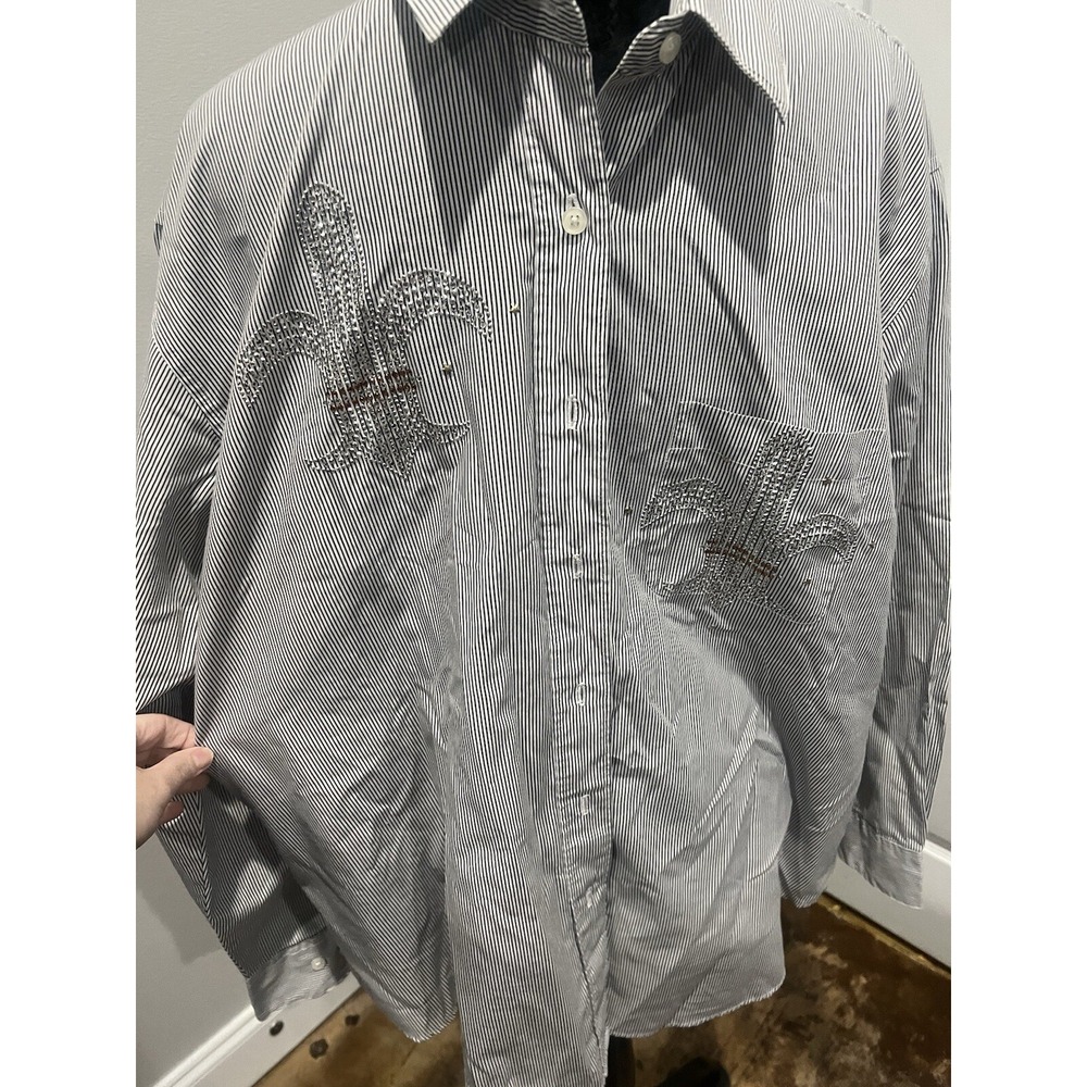 Women's Fortune By Stan Long Sleeve Gray And White With Fleur De Lis. F37